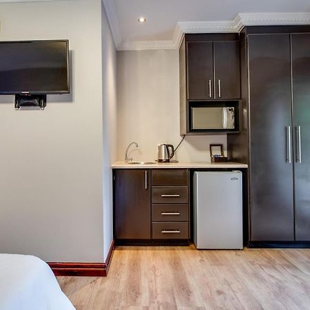 The Nightingale Guesthouse Bloemfontein Bagian luar foto