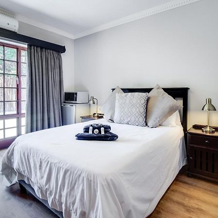 The Nightingale Guesthouse Bloemfontein Bagian luar foto