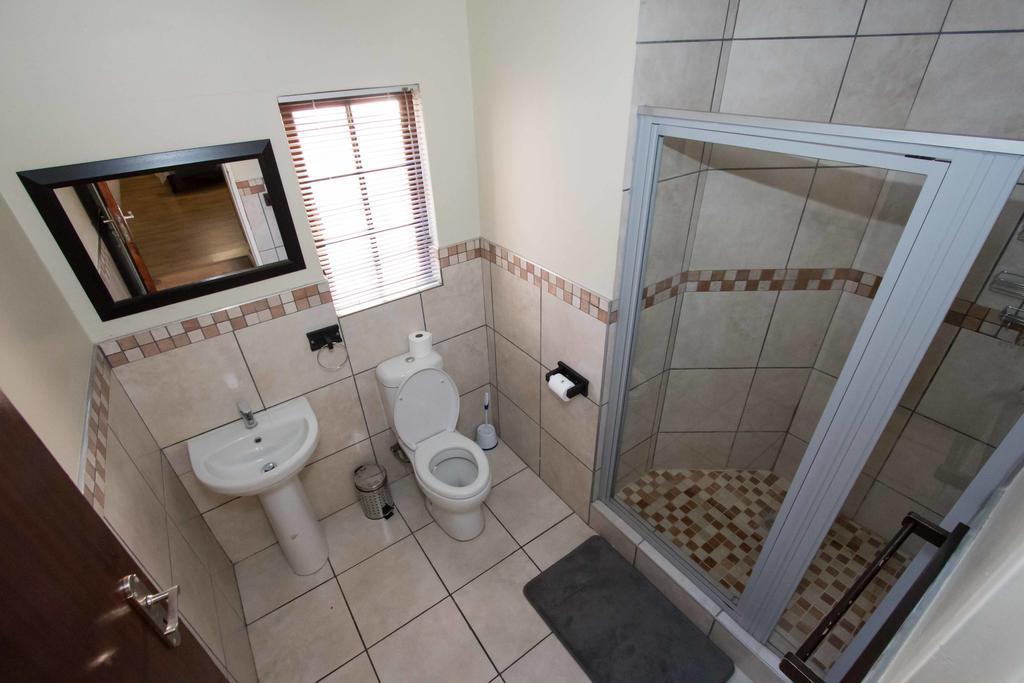 The Nightingale Guesthouse Bloemfontein Ruang foto
