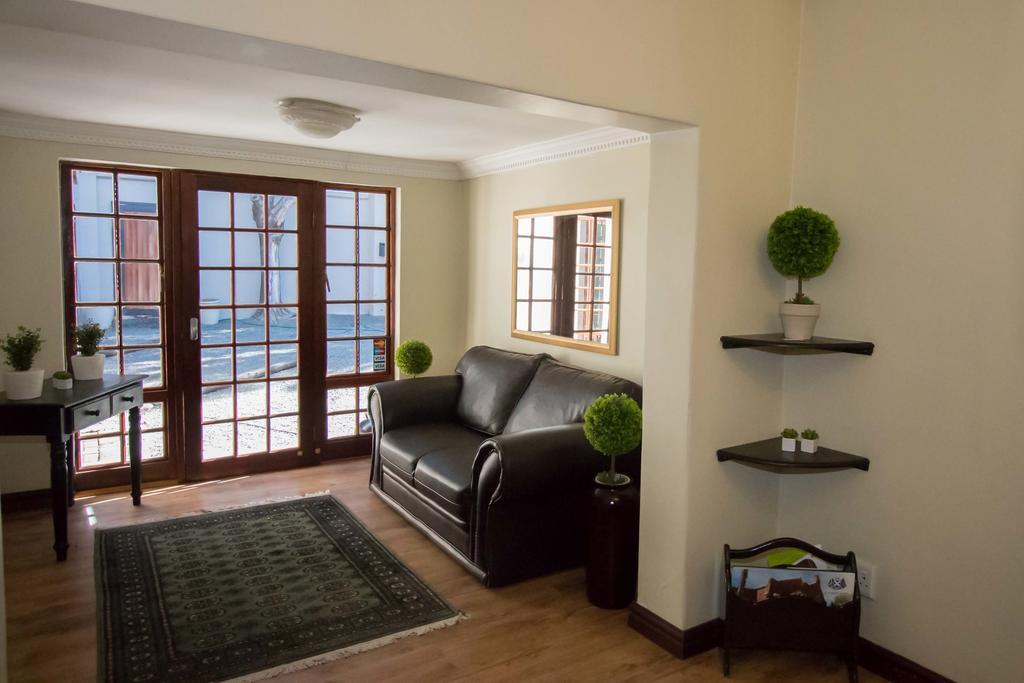 The Nightingale Guesthouse Bloemfontein Bagian luar foto