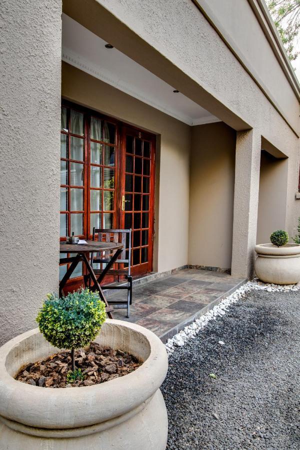 The Nightingale Guesthouse Bloemfontein Bagian luar foto