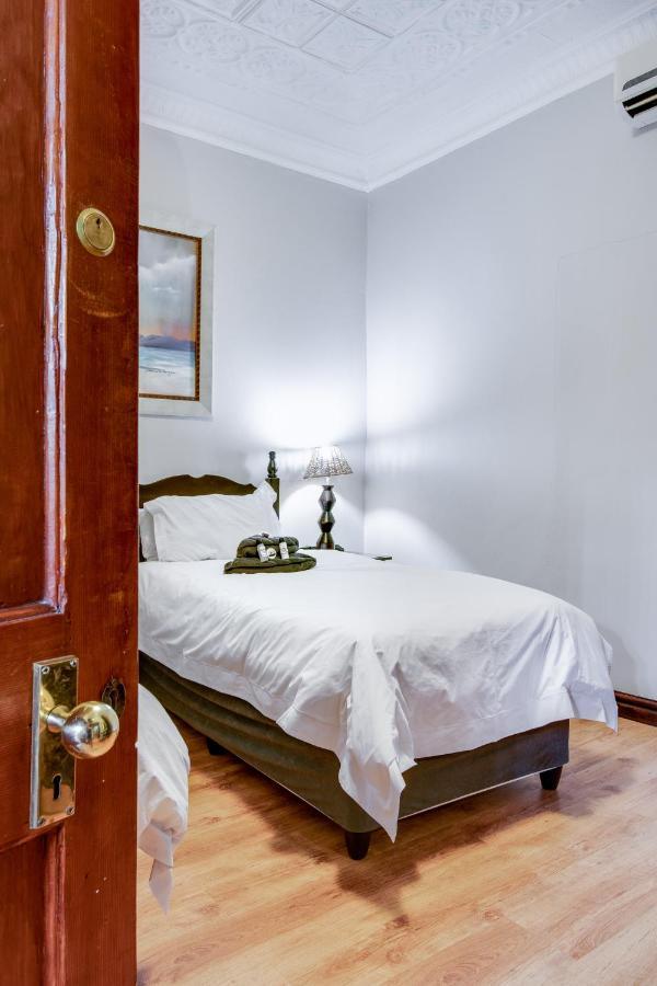 The Nightingale Guesthouse Bloemfontein Bagian luar foto