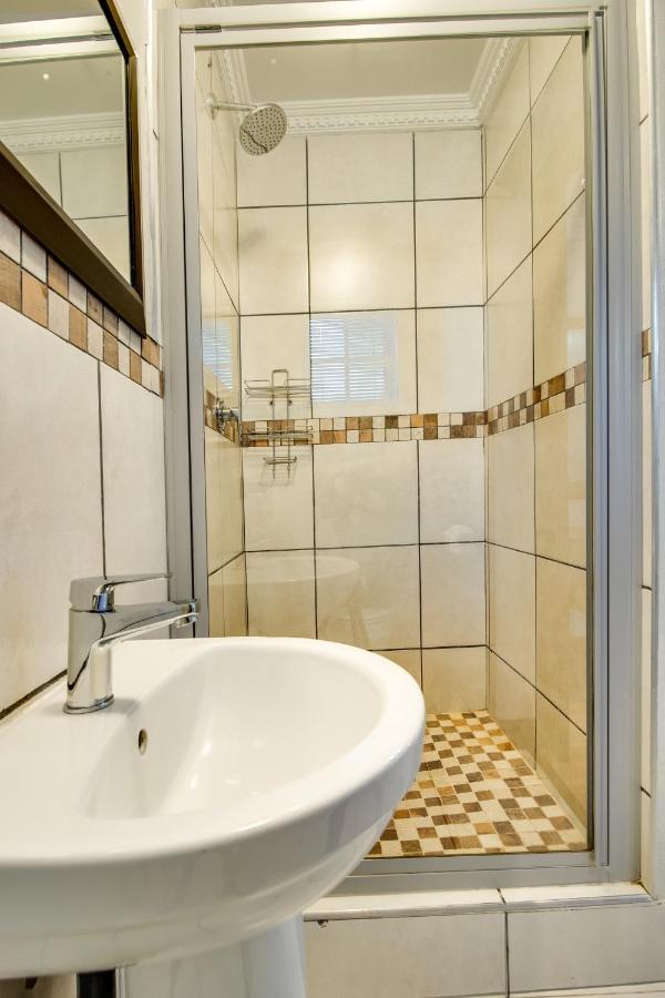 The Nightingale Guesthouse Bloemfontein Bagian luar foto
