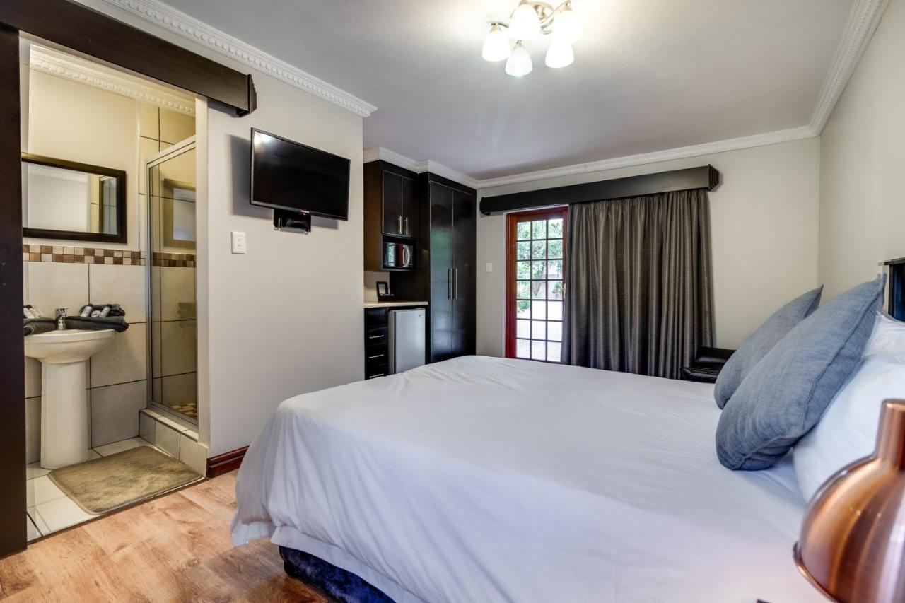 The Nightingale Guesthouse Bloemfontein Bagian luar foto