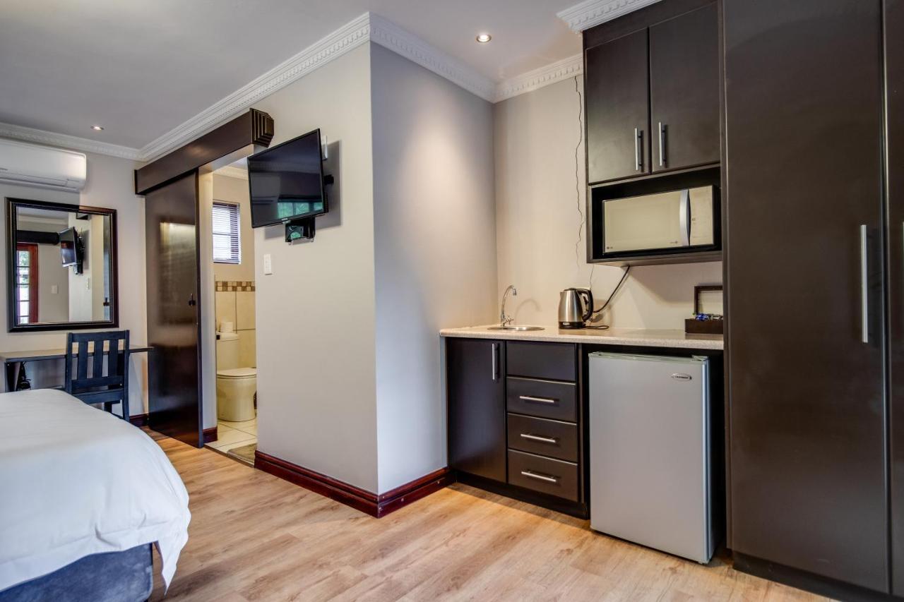 The Nightingale Guesthouse Bloemfontein Bagian luar foto