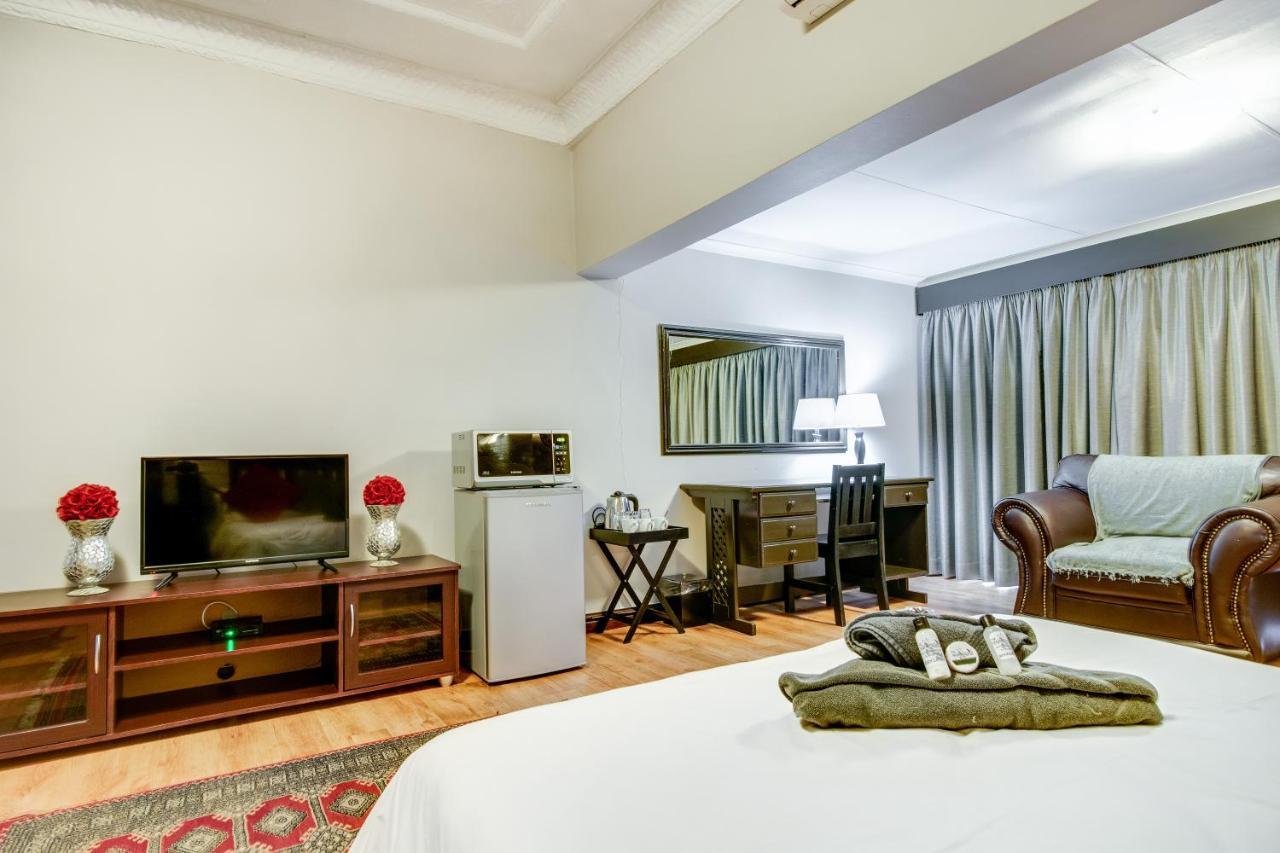 The Nightingale Guesthouse Bloemfontein Bagian luar foto