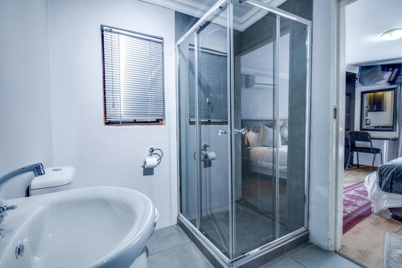 The Nightingale Guesthouse Bloemfontein Bagian luar foto
