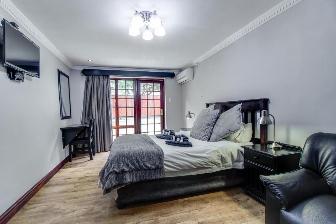 The Nightingale Guesthouse Bloemfontein Bagian luar foto