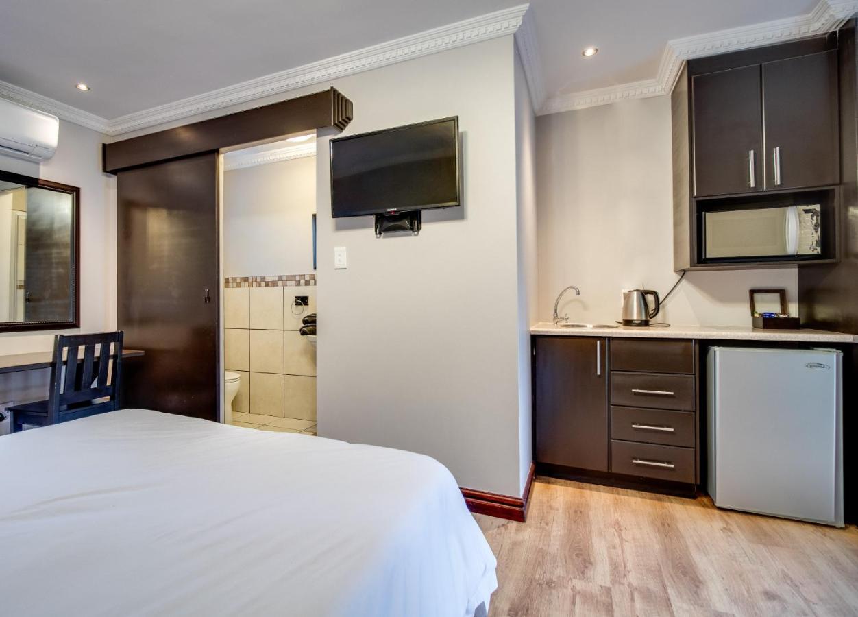 The Nightingale Guesthouse Bloemfontein Bagian luar foto